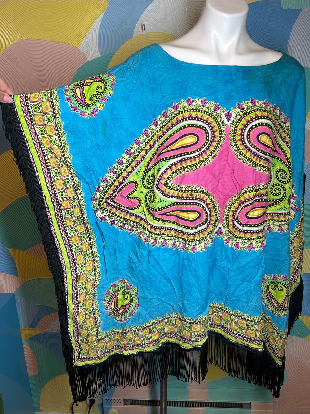 Original 100% Rayon Vibrant Turquoise & Pink Paisley Fringe Poncho - Picture 3 of 7
